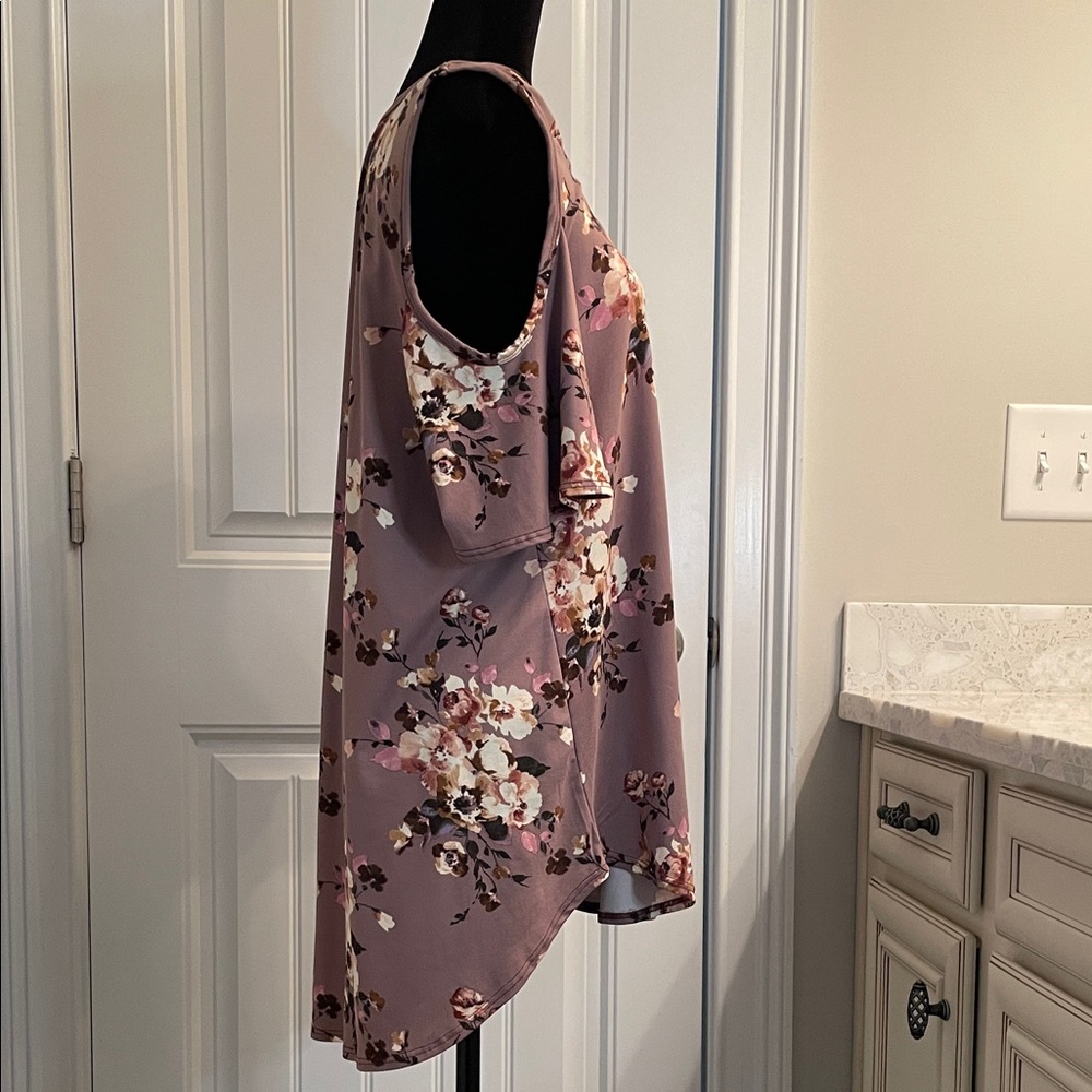 Chic Floral Tunic Top - Mauve and Cream - Picture 3 of 8